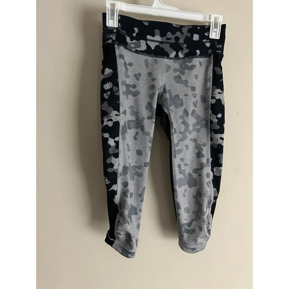 Athleta Spliced Fire Be Free Knicker Black Camo Capri XXS Leggings